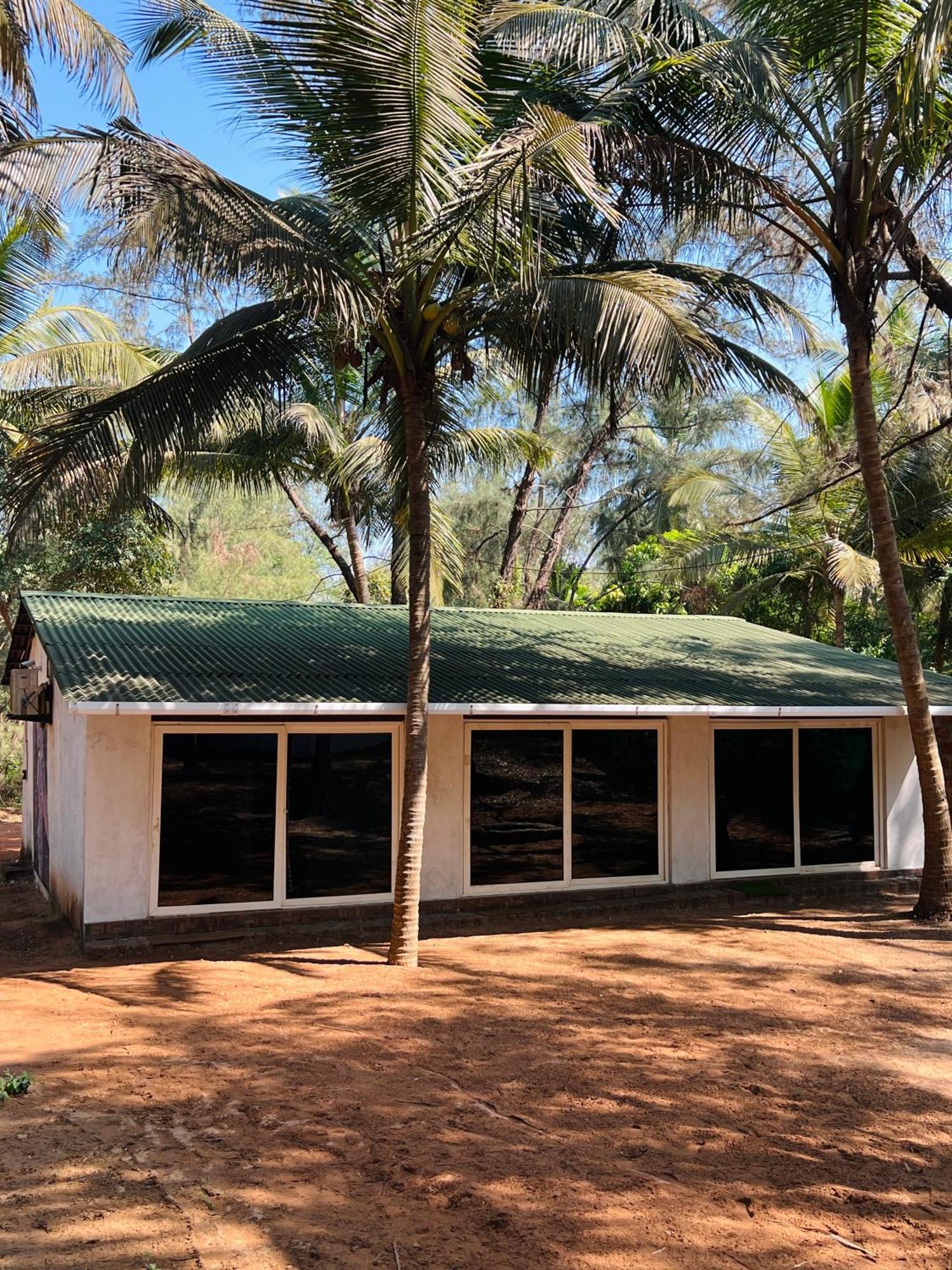 Blue Lagoon Beach Resort Gokarna  Exterior photo